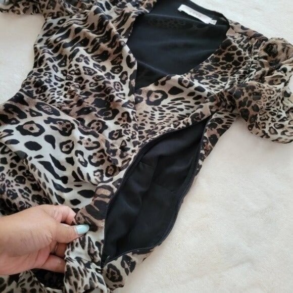 ASTR The Label Short Sleeve Ruched Midi Dress Leopard Print Size XS - Picture 12 of 12